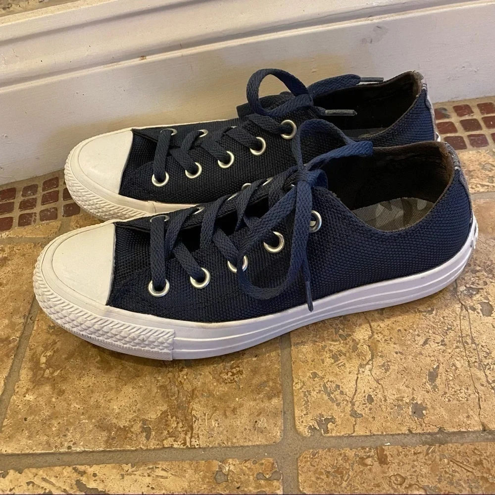CONVERSE Navy Shoes Size 5
